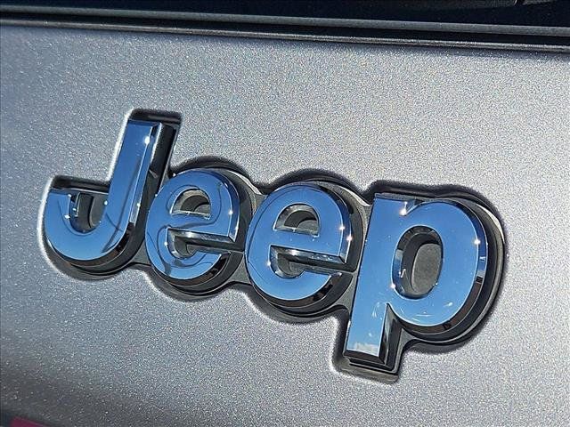 Used 2019 Jeep Cherokee Limited w/ Technology Group FWD image 30