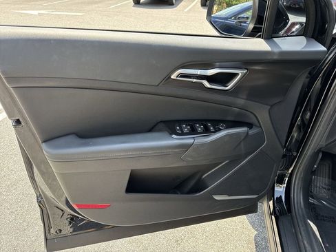 Used 2024 Kia Sportage EX image 40