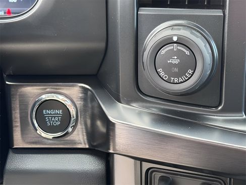 New 2026 Ford F250 Lariat w/ Black Appearance Package image 18