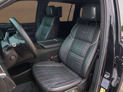 Certified 2023 Cadillac Escalade ESV Sport Platinum AWD/4WD image 7