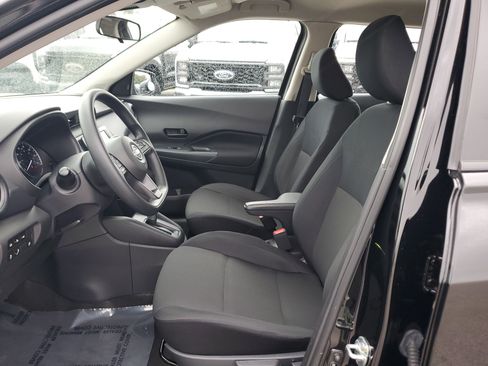 Used 2024 Nissan Kicks S image 17