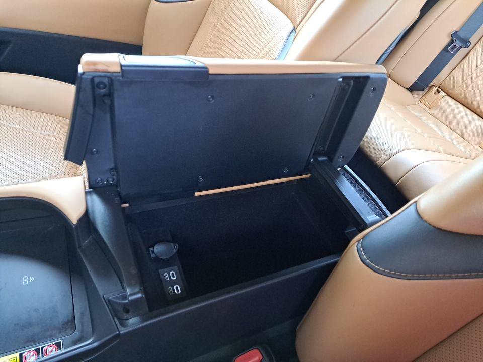 Used 2023 Lexus ES 300h Ultra Luxury w/ Accessory Package (Z2) FWD image 34