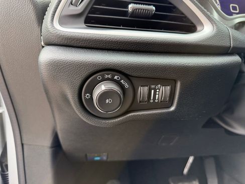 New 2026 Chrysler Pacifica Select w/ S Appearance Package image 16