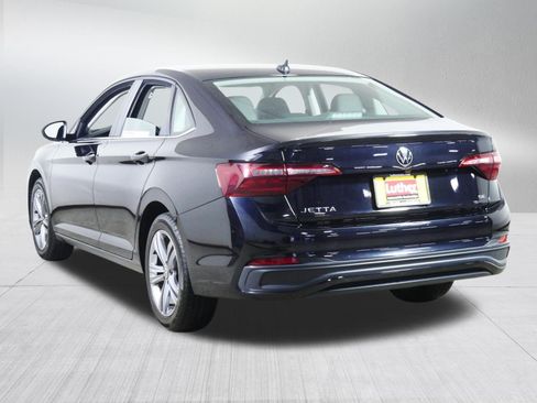 Used 2024 Volkswagen Jetta SE FWD image 5
