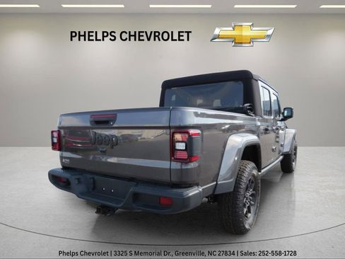 Used 2024 Jeep Gladiator Sport image 8
