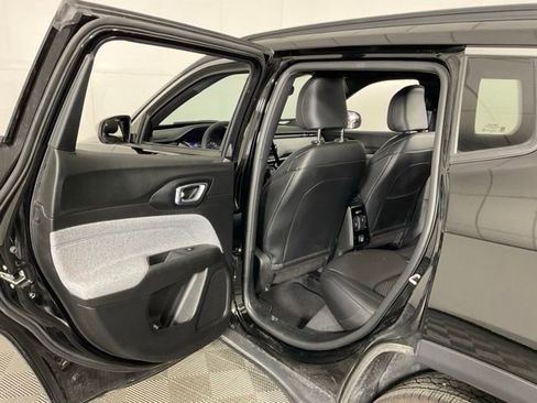 Used 2026 Jeep Compass Latitude AWD/4WD image 34