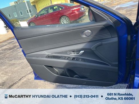Certified 2025 Hyundai Elantra SEL FWD image 27