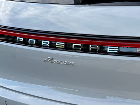 New 2026 Porsche Macan image 31