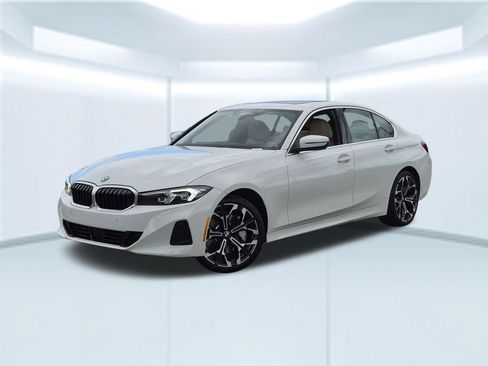 Used 2025 BMW 330i Sedan w/ Premium Package RWD image 1