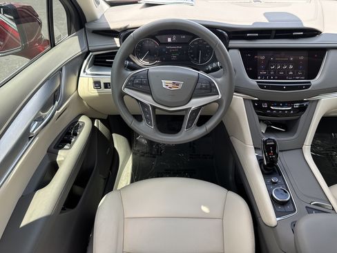 Used 2021 Cadillac XT5 Premium Luxury w/ LPO, Floor Liner Package FWD image 13