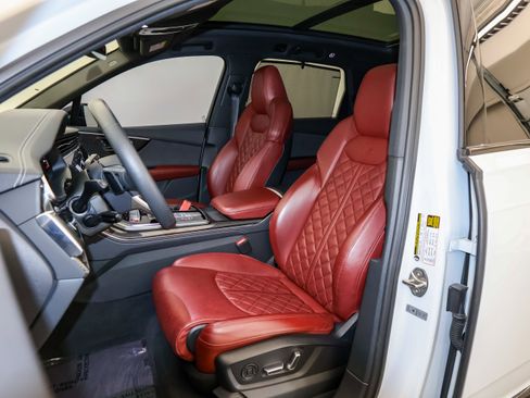 Used 2024 Audi SQ7 Premium Plus w/ Executive Package AWD/4WD image 15