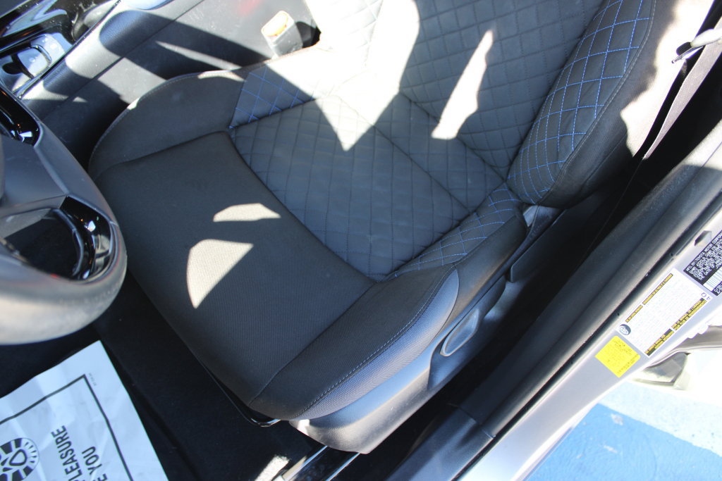 Used 2020 Toyota C-HR XLE FWD image 15