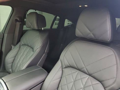Used 2025 BMW X6 M60i w/ Executive Package image 23