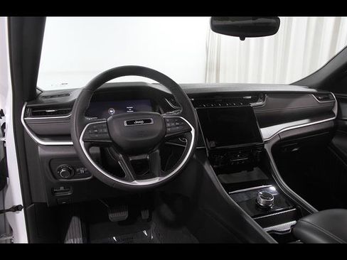 Used 2024 Jeep Grand Cherokee L Altitude AWD/4WD image 6
