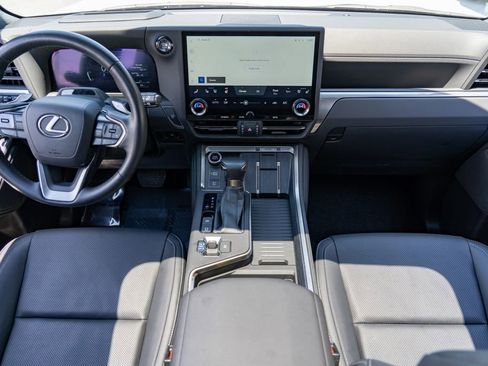 Used 2024 Lexus GX 550 w/ Accessory Package (2T) AWD/4WD image 21