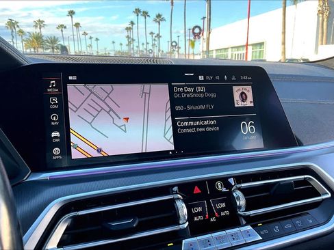 Used 2022 BMW X6 xDrive40i w/ M Sport Package image 34