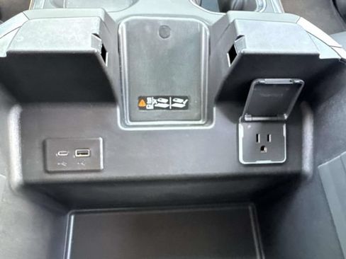 Used 2025 GMC Sierra 1500 SLT w/ SLT Premium Plus Package RWD image 21