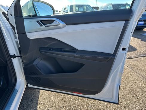 New 2026 Volkswagen Taos SE AWD/4WD image 30