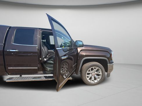 Used 2018 GMC Sierra 1500 SLT w/ SLT Premium Package AWD/4WD image 30