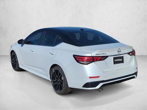 New 2025 Nissan Sentra SR w/ SR Premium Package FWD image 5