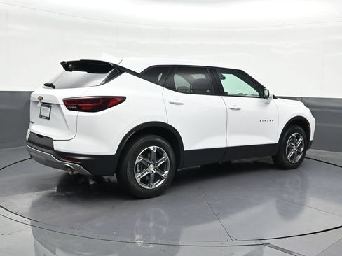 Used 2024 Chevrolet Blazer LT FWD image 5