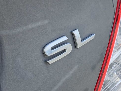 Used 2016 Nissan Versa SL image 11