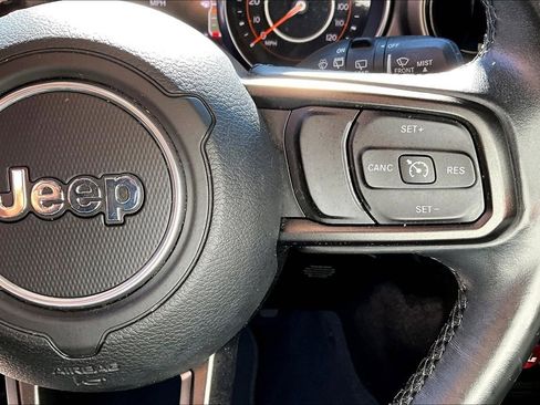 Used 2018 Jeep Wrangler Unlimited Sport S image 28