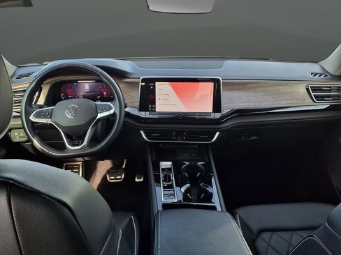 Used 2024 Volkswagen Atlas SEL Premium R-Line image 17