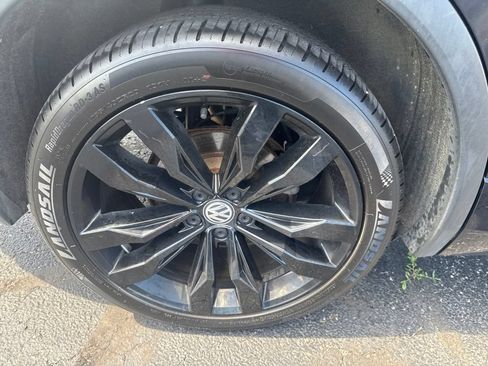 Used 2021 Volkswagen Tiguan SE R-Line AWD/4WD image 48