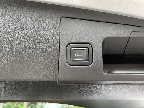 Used 2018 Cadillac XT5 Premium Luxury FWD image 48