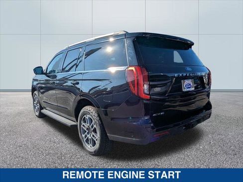 Certified 2025 Ford Expedition Active image 3