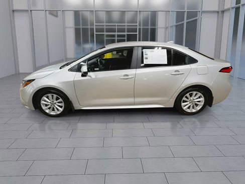 Used 2026 Toyota Corolla LE w/ LE Premium Package FWD image 5