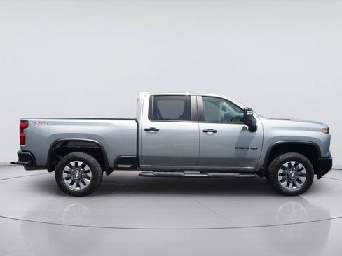Used 2024 Chevrolet Silverado 2500 Custom w/ Custom Value Package AWD/4WD image 5