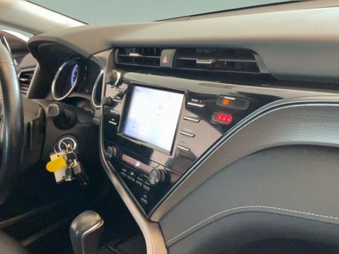 Used 2019 Toyota Camry SE FWD image 35