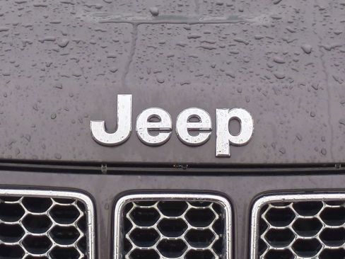 Used 2016 Jeep Grand Cherokee Summit AWD/4WD image 11