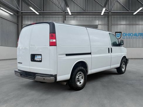 Used 2021 Chevrolet Express 2500 w/ Driver Convenience Package RWD image 8