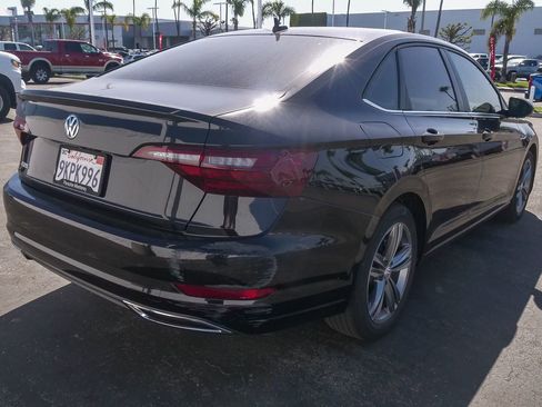 Used 2020 Volkswagen Jetta R-Line FWD image 9