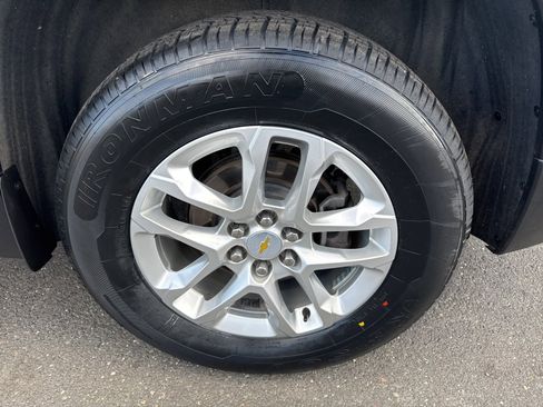 Used 2022 Chevrolet Traverse LS image 10