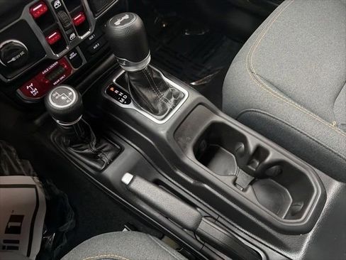 Used 2025 Jeep Wrangler Unlimited Sport AWD/4WD image 27