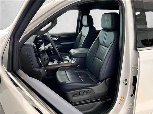 Used 2024 Chevrolet Silverado 1500 High Country RWD image 27