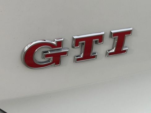 Used 2019 Volkswagen GTI SE FWD image 11
