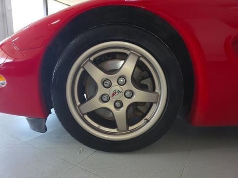 Used 2003 Chevrolet Corvette Coupe w/ Preferred Equipment Group RWD image 12