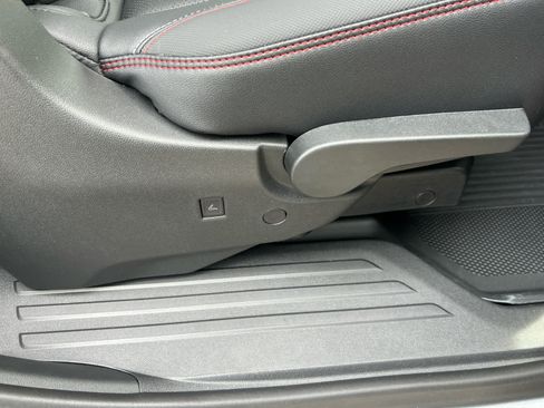 Used 2025 Chevrolet Traverse RS w/ LPO, Floor Liner Package AWD/4WD image 30