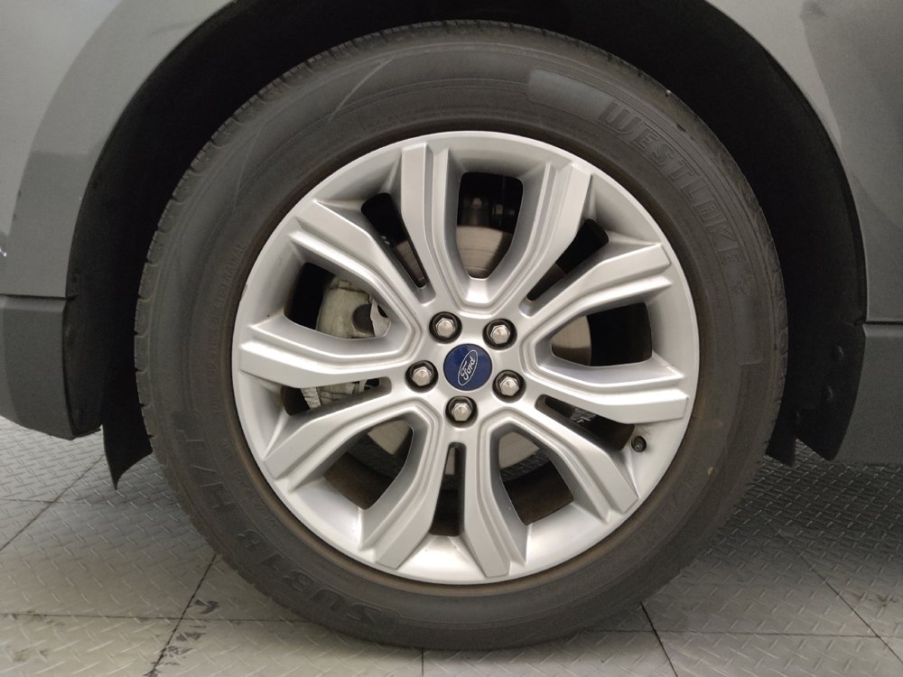 Used 2019 Ford Edge Titanium FWD image 31
