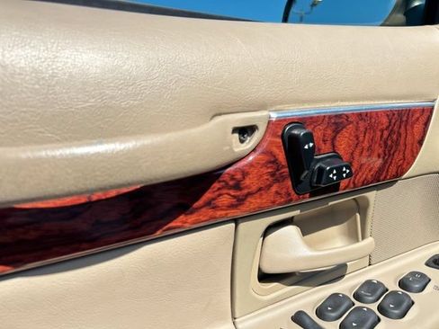Used 2001 Mercury Grand Marquis GS RWD image 27