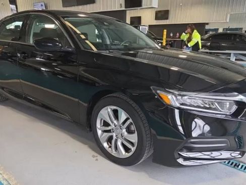 Used 2018 Honda Accord LX image 4