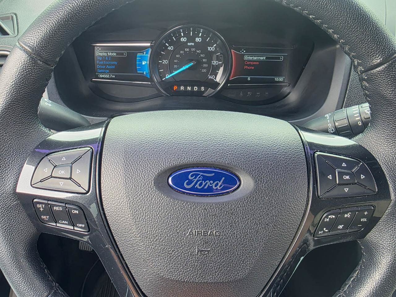 Used 2018 Ford Explorer XLT w/ Equipment Group 201A FWD image 9