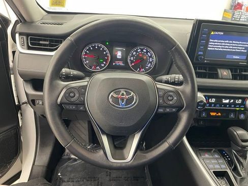 Used 2020 Toyota RAV4 XLE w/ Convenience Package AWD/4WD image 13