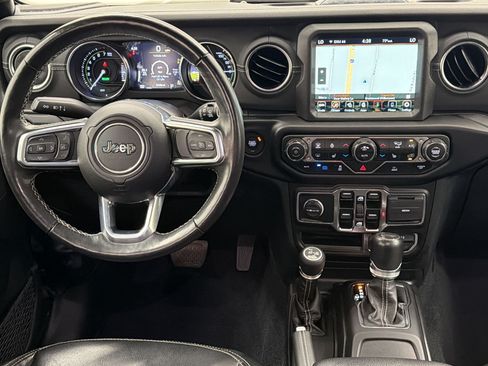 Used 2022 Jeep Wrangler Unlimited Sahara w/ Cold Weather Group AWD/4WD image 25