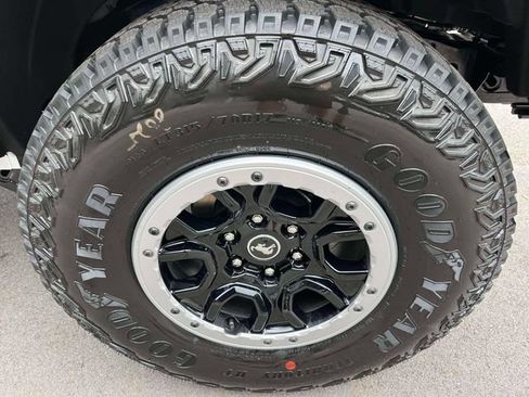 New 2026 Ford Bronco 2-Door w/ Sasquatch Package AWD/4WD image 11